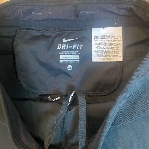 Nike running bike shorts black XS zipper pocket reflective stripes drawstring - Picture 2 of 4